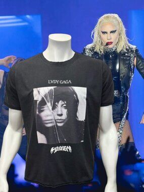 Lady Gaga Zara Mayhem Concert Distressed Raw Hem Sleeves Black T-Shirt Size LG